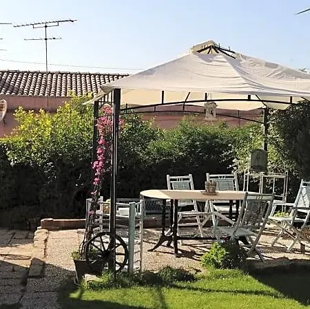 Alojamento de Acomodação e Pequeno-almoço La Porta Sulla Costa 4*